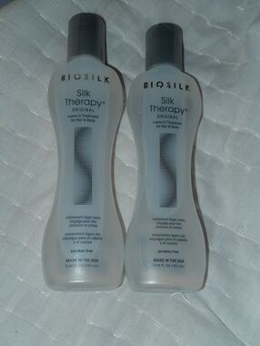 Bundle -Biosilk Silk Therapy Leave-In Treatment - Clear with Silver Cap.